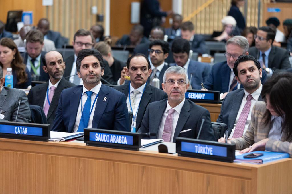 President @HassanSMohamud addressed the international security conference on Somalia in New York today, attended by 26 countries. Unveiling his government's post-ATMIS strategy, he emphasized a sustainable and multifaceted security development approach. #SomaliaSecurityConference