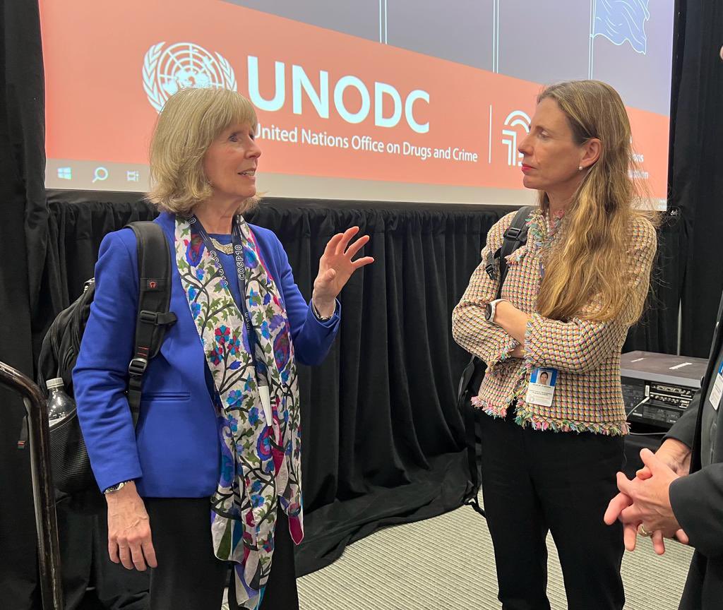 Great catching up with Maggie Nardi, Acting Deputy Assistant Secretary/ Director Global Policy & Programs @StateINL 🇺🇸 on our collaboration & joint priorities to combat corruption & support rule of law at #CoSP10 #UNCAC20