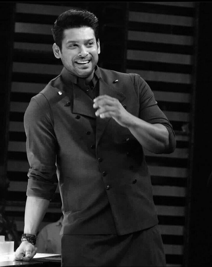 Too far yet so close to our heart. Keep shining angel.🤍 #SidharthShukla