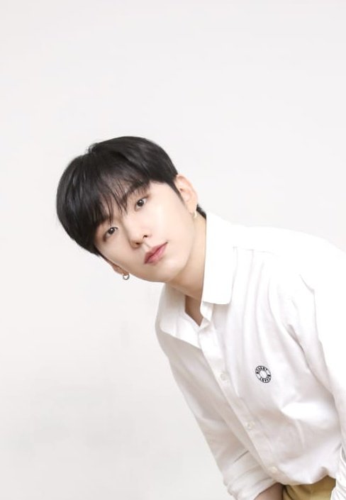 kihyunsleman's tweet image. 🐹 : Eh, disitu ada apa ya?
🐨 : Ada akuuu!!! (⁠＾⁠∇⁠＾⁠)⁠ﾉ⁠♪

#MBBSD #MonbebeSelcaDay #MBBSelcaDay #Monbebe #MONSTAX #KIHYUN #기현
@OfficialMonstaX