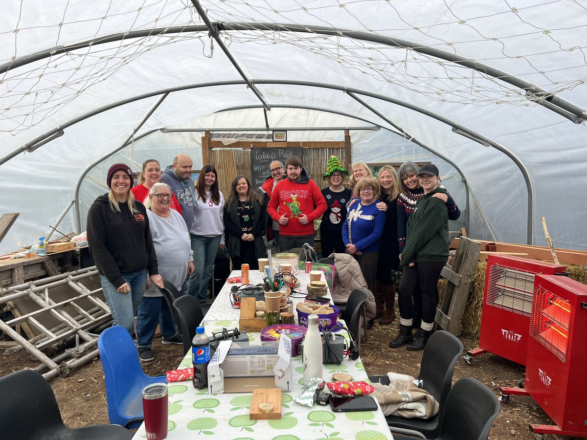 Today we celebrated our time @OurHealthMeadow with @DTEProject. It was fantastic to celebrate successes and the friendships built. It was also sad to say goodbye. Thank you to @Health_Charity and @Cardiothoraci14 for making the groups possible. @CV_UHB @WelshGovernment
