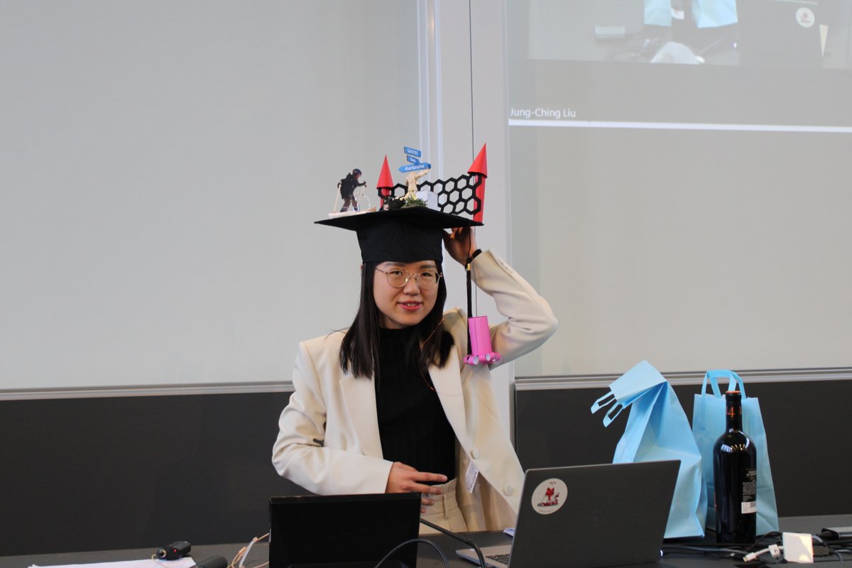 Congratulations to Dr. Liu Jung-Ching for successfully defending her PhD. We wish her the best for her future endeavors. <a href="/jungching_liu/">Jung-Ching Liu</a> @PawlakRemy <a href="/ErnstMeyer4132/">Ernst Meyer</a> <a href="/UniBasel/">Universität Basel</a> <a href="/SNIunibas/">Swiss Nanoscience Institute (SNI)</a> #ncAFM #QUSTEC #NCCRSpin