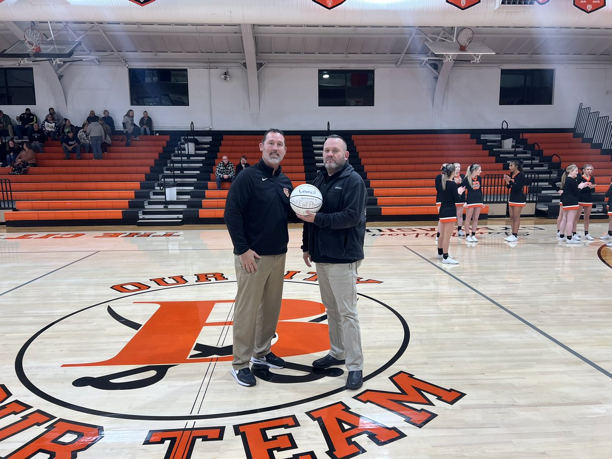 JIBurtonHoops's tweet photo. Thank you to our Game Ball Sponsor!  WestEnd Pharmacy of Clintwood Va. https://t.co/YcIoMt3Dnp