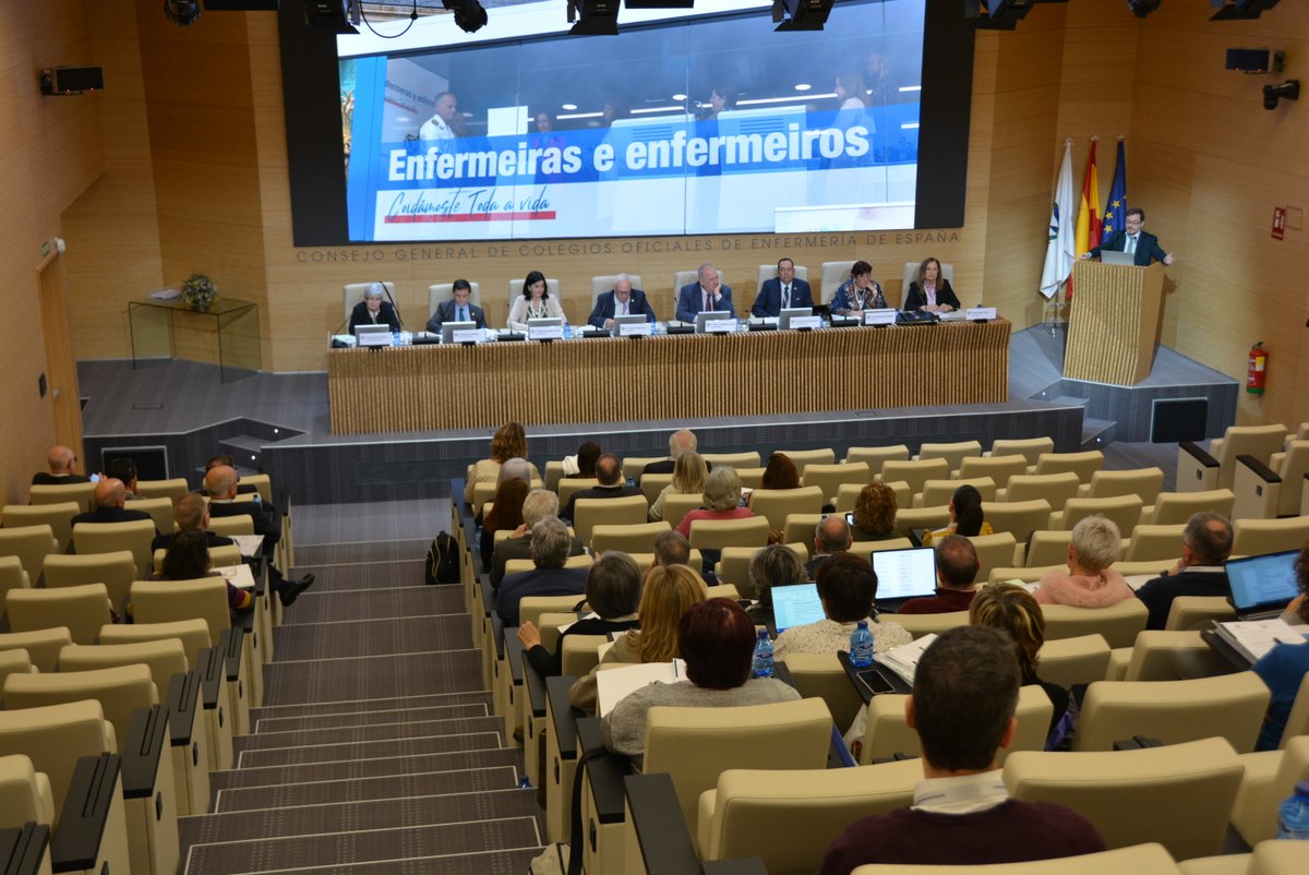 <a href="/COE_Ourense/">COE de Ourense</a> <a href="/ColEnfBizkaia/">Colegio de Enfermería de Bizkaia</a> <a href="/COEGIenfermeria/">COEGI</a> <a href="/COELaRioja/">Colegio Oficial de Enfermería de La Rioja</a> <a href="/COE_Huesca/">Enfermería_Huesca</a> <a href="/Col_Enf_Teruel/">Colegio Oficial de Enfermería Teruel</a> <a href="/Enfermeria_zgz/">Colegio Oficial de Enfermería de Zaragoza</a> <a href="/COIGIrona/">Col·legi Oficial d'Infermeres/ers de Girona</a> <a href="/InfLleidaCOILL/">InfermeresLleidaCOILL</a> <a href="/enfervalencia/">Colegio de Enfermería de Valencia</a> 👩‍⚕️ Las partidas dedicadas a incentivar la formación y la investigación entre las 330.000 enfermeras y enfermeros de nuestro país a través de los colegios provinciales rebasan los tres millones de euros.