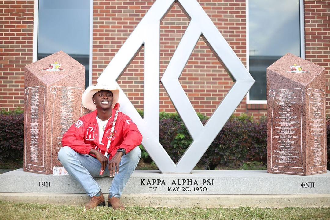 Grambling1901's tweet photo. He's a business management major going into real estate &amp; later own his own firm after graduating this Friday. Jalani Patterson, from Dallas, TX, encourages others to not take their time here for granted. Keep living in the moment, #GramFam! #CongratsGrad #GramGrad23 https://t.co/C7Ly0Lsspx