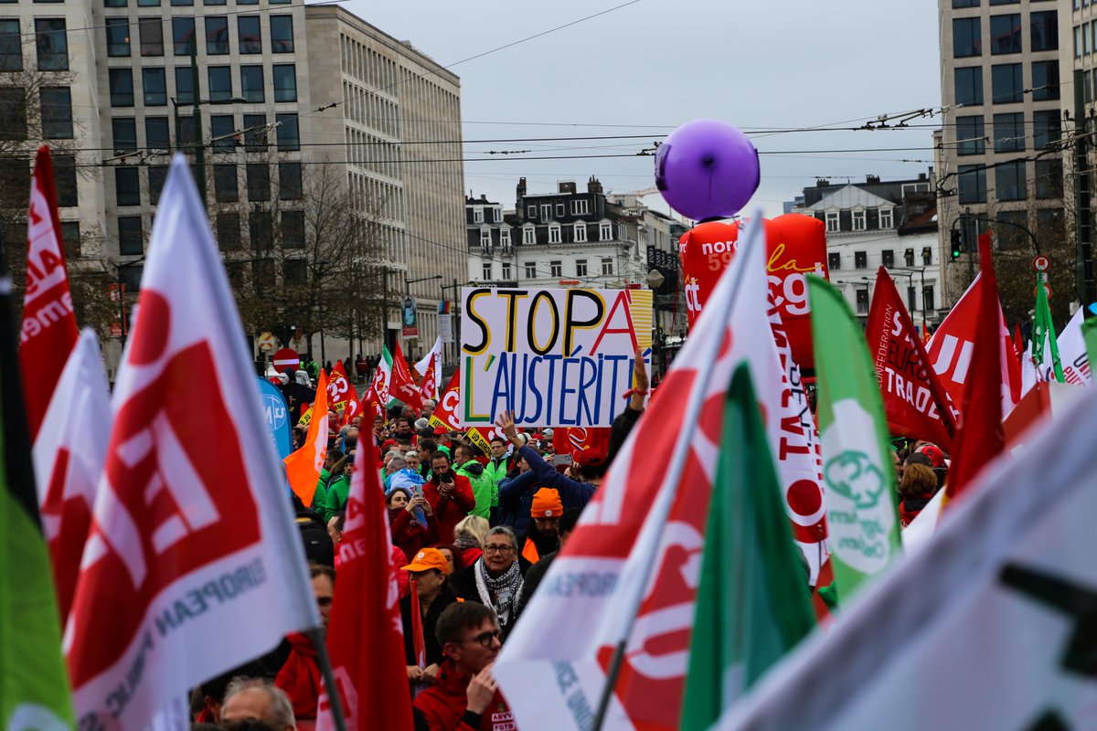 EPSUnions's tweet image. 😍An inspiring day at the @etuc_ces demonstration!

Thousands of workers across Europe united for a fair deal for workers. We stood #TogetherAgainstAusterity.

📸Check out these photos showing the strength of public service unions👇🏽