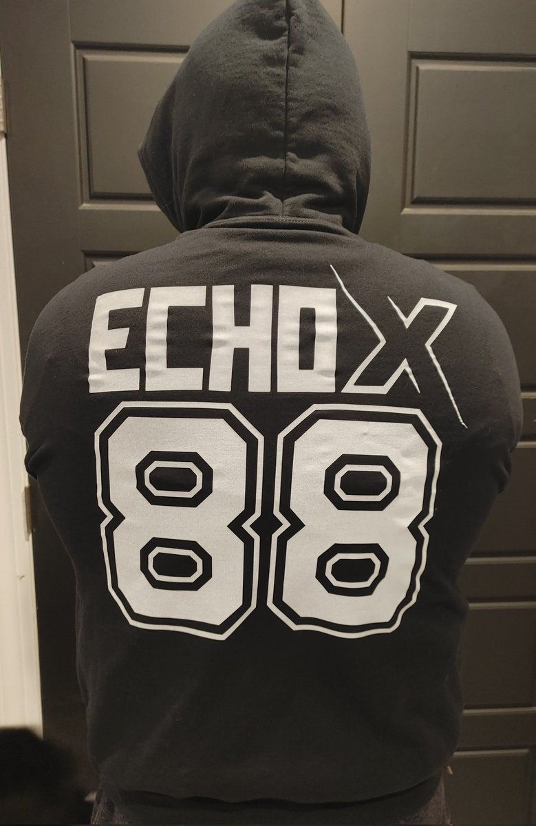echodatruth's tweet photo. My twin sister is so proud of me and she surprised me by making this for me. This is so DOPE! 🔥🔥🔥
It is amazing to have her along this journey with me. ❤️ Sis
#echodatruth #echox #XRPUnleashed #XRPCommunity https://t.co/xZkVoqy36a