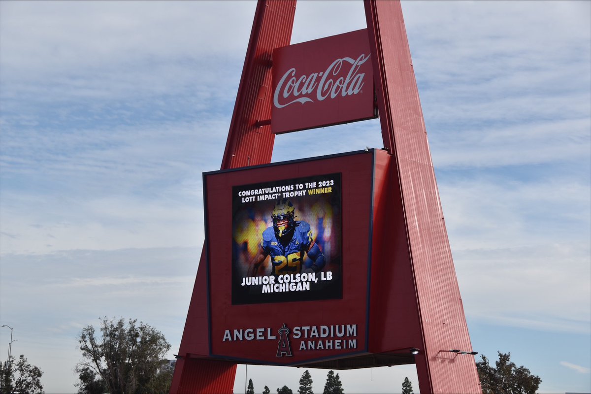 Big @JuniorColson on the Big A 👀⚾️