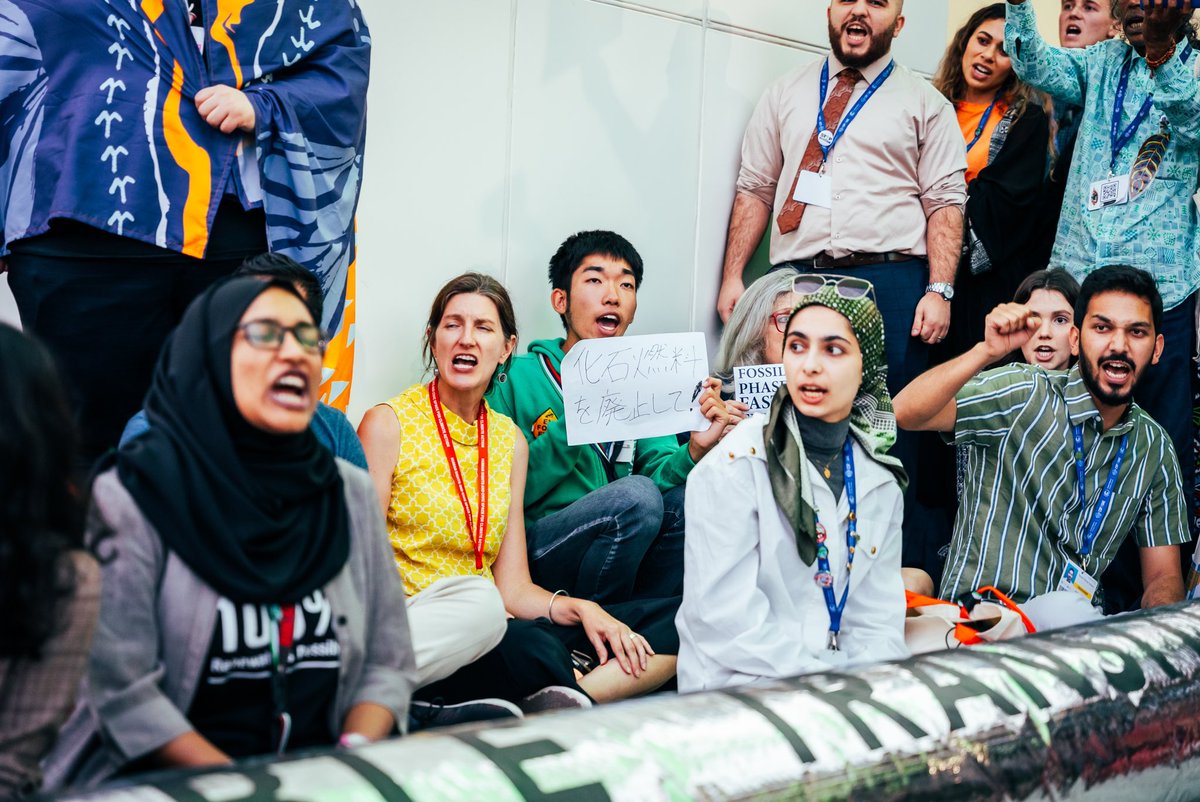 So glad @amnesty joined a united front led by youth climate activists at #COP28 and voice (time & time again, loud & clear) our demand for a fast, fair, full, funded, feminist & forever phase out of fossil fuels. Time for states to do their part… 📸: Konrad Skotnicki