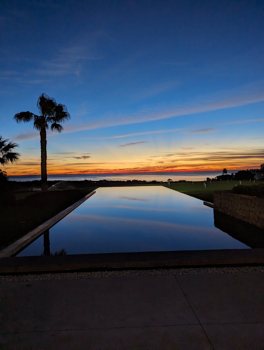 Absolute stunner of a day at La Hacienda. The clubhouse provides a pretty epic spot to watch the sunrise. 🌅