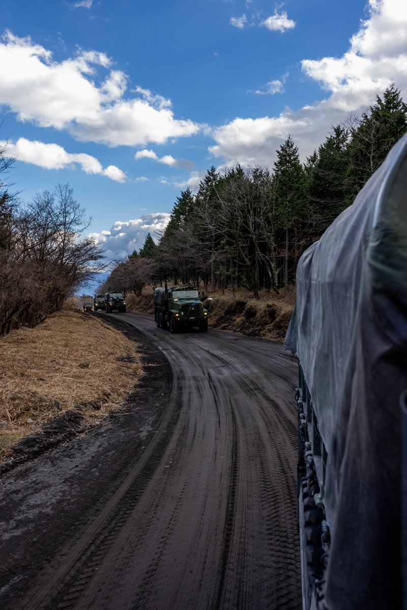 #Marines with @3rdMLG conduct a tactical convoy during Stand-in Force Exercise (SIFEX) 24 at the Eastern Fuji Maneuver Area on @catc_campfuji, Dec. 2. SIFEX 24 focuses on strengthening multi-domain awareness, maneuver, and fires. #USMC #MarineCombatArms