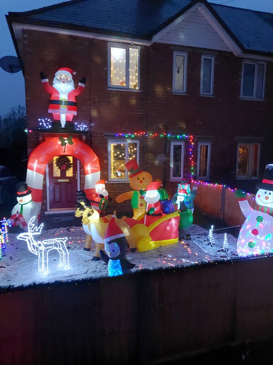Routine patrols of Moorland and came across this beautiful Christmas wonderland, owners fully on board with this picture. Happy Christmas, everyone. #neighbourhoodpolicing PCSO Carter and PCSO Webber