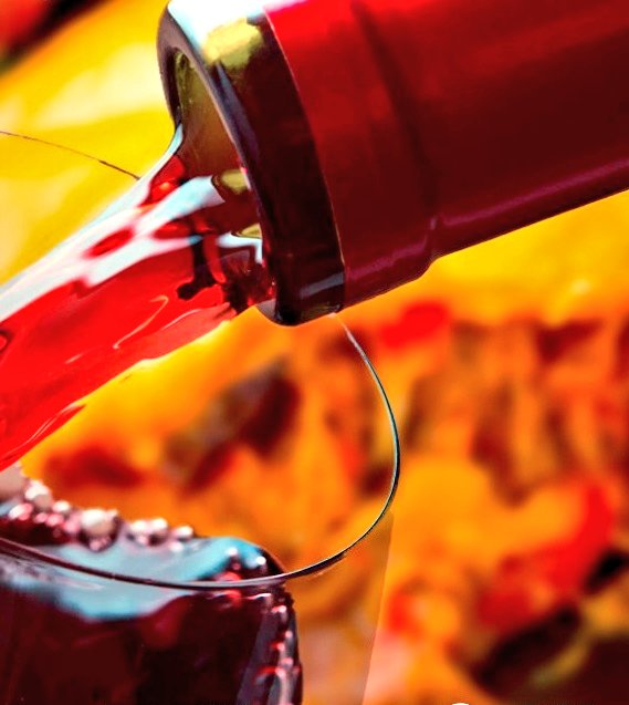 Creamos recuerdos que permanecen y conectan con momentos maravillosos en esta época  y así descubrir:
¡Los Aromas de la Navidad!

El aroma sensual del vino que nos llena de alegría y esperanza, agradecer por lo pasado y brindar por el venir...