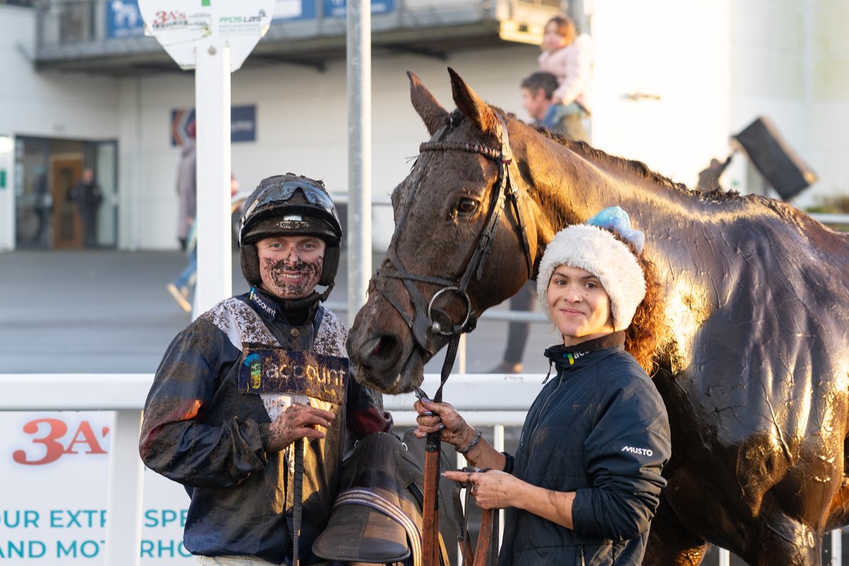 RACE 7 RESULT - @vickersracing Proudly Supporting British Racing Handicap Chase 🥇James Jet 5/2 🥈Gazette Bourgeoise 6/1 🥉 Inflexible 3/1 Jockey: @james_bowen_ Trainer: @wgreatrexracing Owner: Clemmie Shipp & Steven McKay