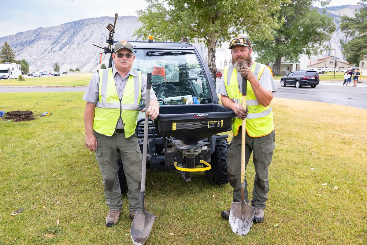 We're currently hiring for a variety of temporary and permanent positions! If you're a mechanic, cartographer, helicopter manager, custodian, law enforcement ranger, heavy equipment operator, IT specialist, archaeologist, etc., apply today!

nps.gov/yell/getinvolv…
