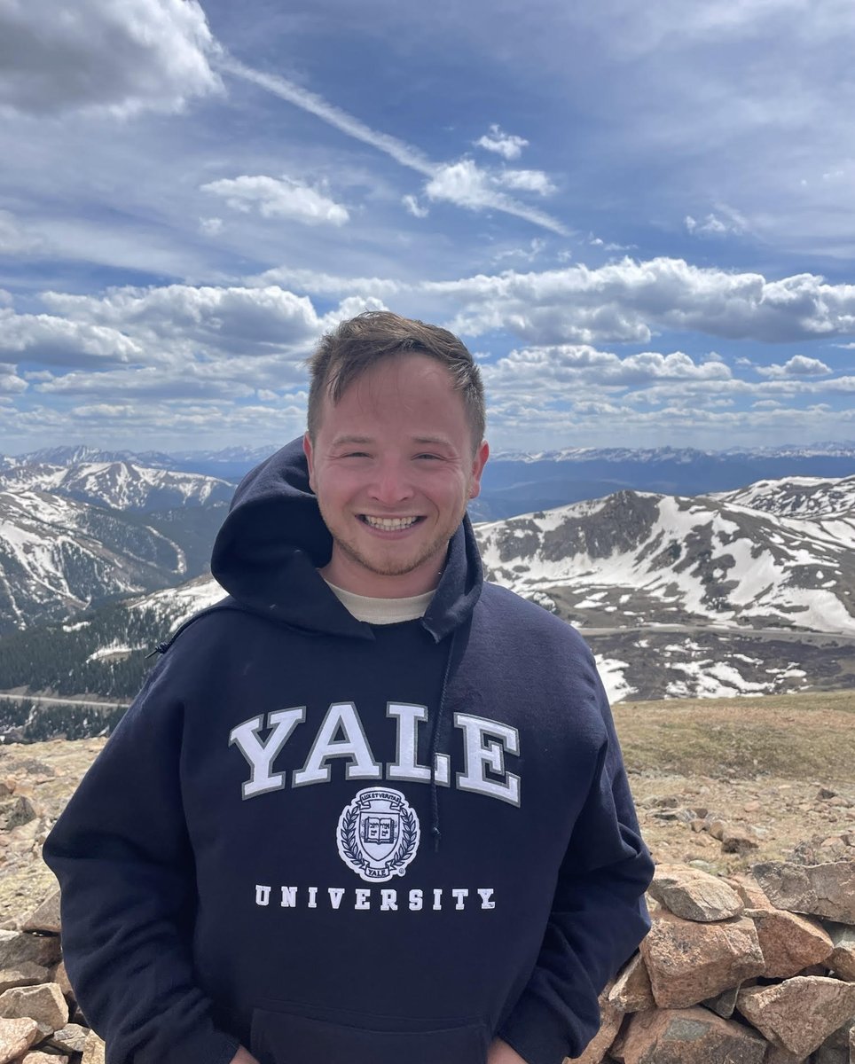 Congrats to Ben Sanders (@PrinceoPiermont), this week's #TraineeTuesday! Ben, a grad student in @LimLabYale, recently received the @NIHAging F31 fellowship for his research on #microglia and Nemo-Like Kinase in Alzheimer's Disease!! Let's dive into his research journey [1/5]