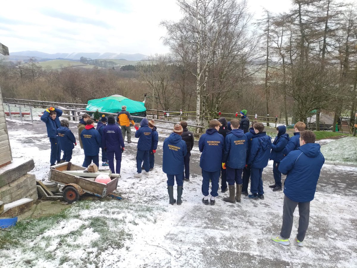 🏠 @Sed_Sedgwick are making the short trip to our friends at @BendriggTrust for a busy day of path clearing, chopping trees back and grounds maintenance 🎵 A separate group will be carol singing in Kendal, with money raised going to @BendriggTrust & @BritishRedCross