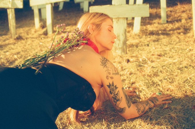 Skype shows today !!!!  https://t.co/xfu4Je1I7D  35% off next 100 subs new an expired ⭐️🥰⭐️ check out