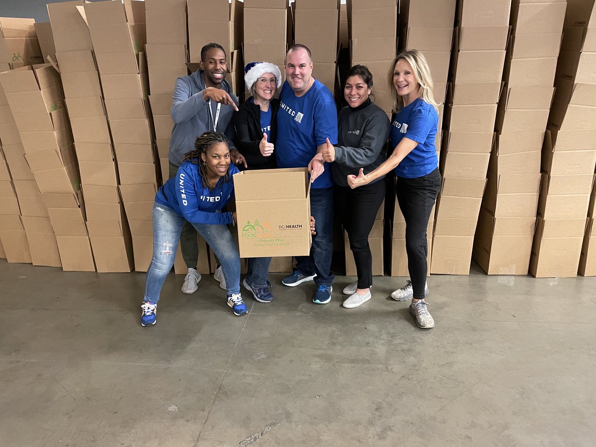 A small but mighty DCA team giving back to their community at the DC Capital Area Food Bank. 786 boxes in 150mins. I think that’s a record 😉 ⁦@mechnig⁩ ⁦@LouFarinaccio⁩ ⁦@jacquikey⁩ #CapitalAreaFoodBank