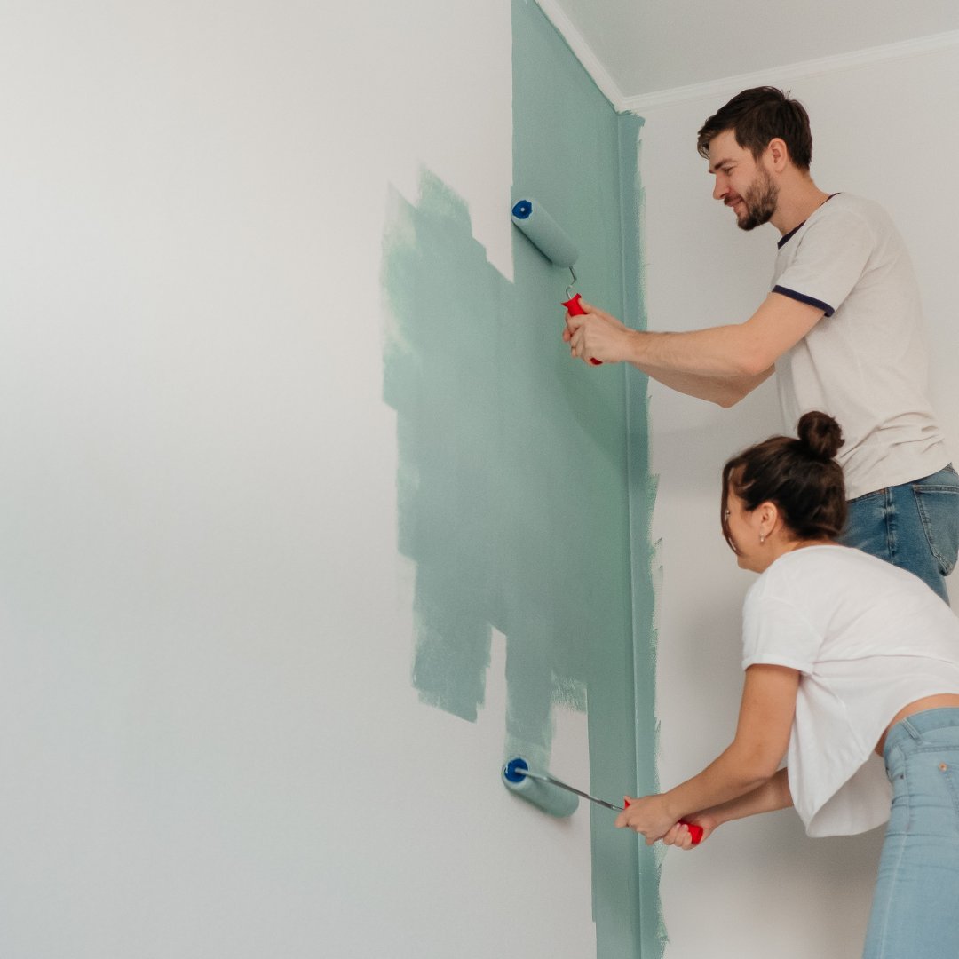 🎨 To prime or not to prime? That is the question! Discover when using a primer is a must for a flawless finish.

tips.acehardware.com/blogs/when-do-…