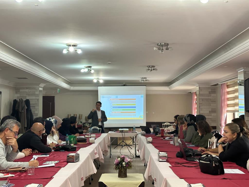 harezmimodeli34's tweet photo. Hârezmî Eğitim Modeli ilkeleri,il ve ilçe koordinatörlerin görev ve sorumlulukları ile ilgili İstanbul İl Milli Eğitim Müdürlüğü koordinatörleri tarafından diğer illerin koordinatörlerine bilgilendirme sunumları ve deneyim paylaşımları yapıldı.
@istanbulilmem 
@MucahitYentur https://t.co/hNLWSzkUso