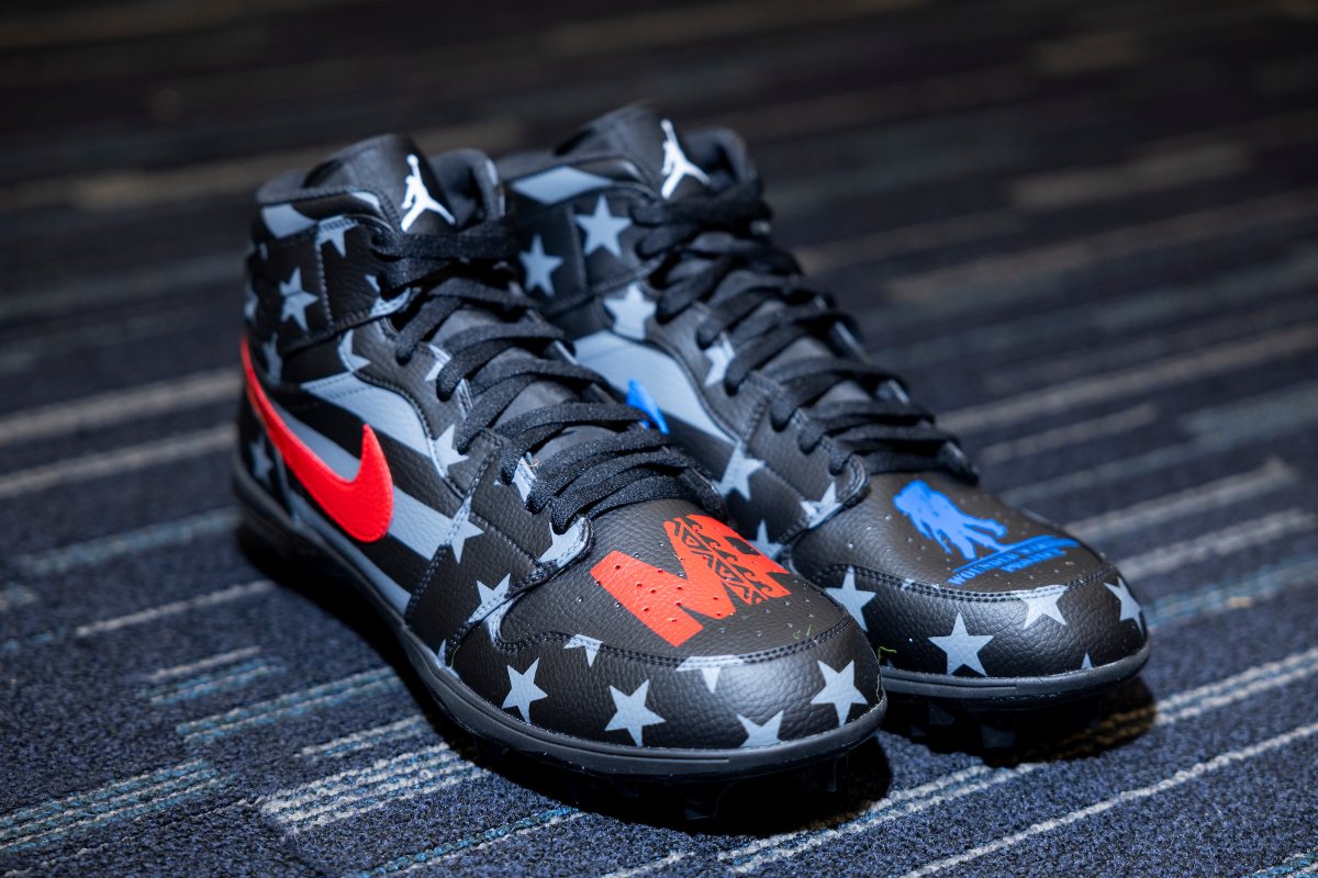 <a href="/Broncos/">Denver Broncos</a> DL <a href="/m_purcell64/">Michael Purcell</a> is auctioning off his cleats to support warriors! Bid on them here: wwp.news/4ajEXRh (Auction closes December 16).
#MyCauseMyCleats