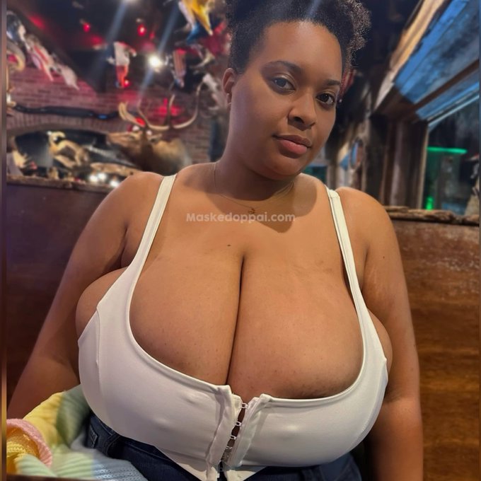 Nah, this 13 month different is crazy 😩 https://t.co/3msvdBPdkb<a href="/tag/realloyalfans"class="tags"><span>#realloyalfans</span></a><a href="/tag/lfbillboard"class="tags"><span>#lfbillboard</span></a>