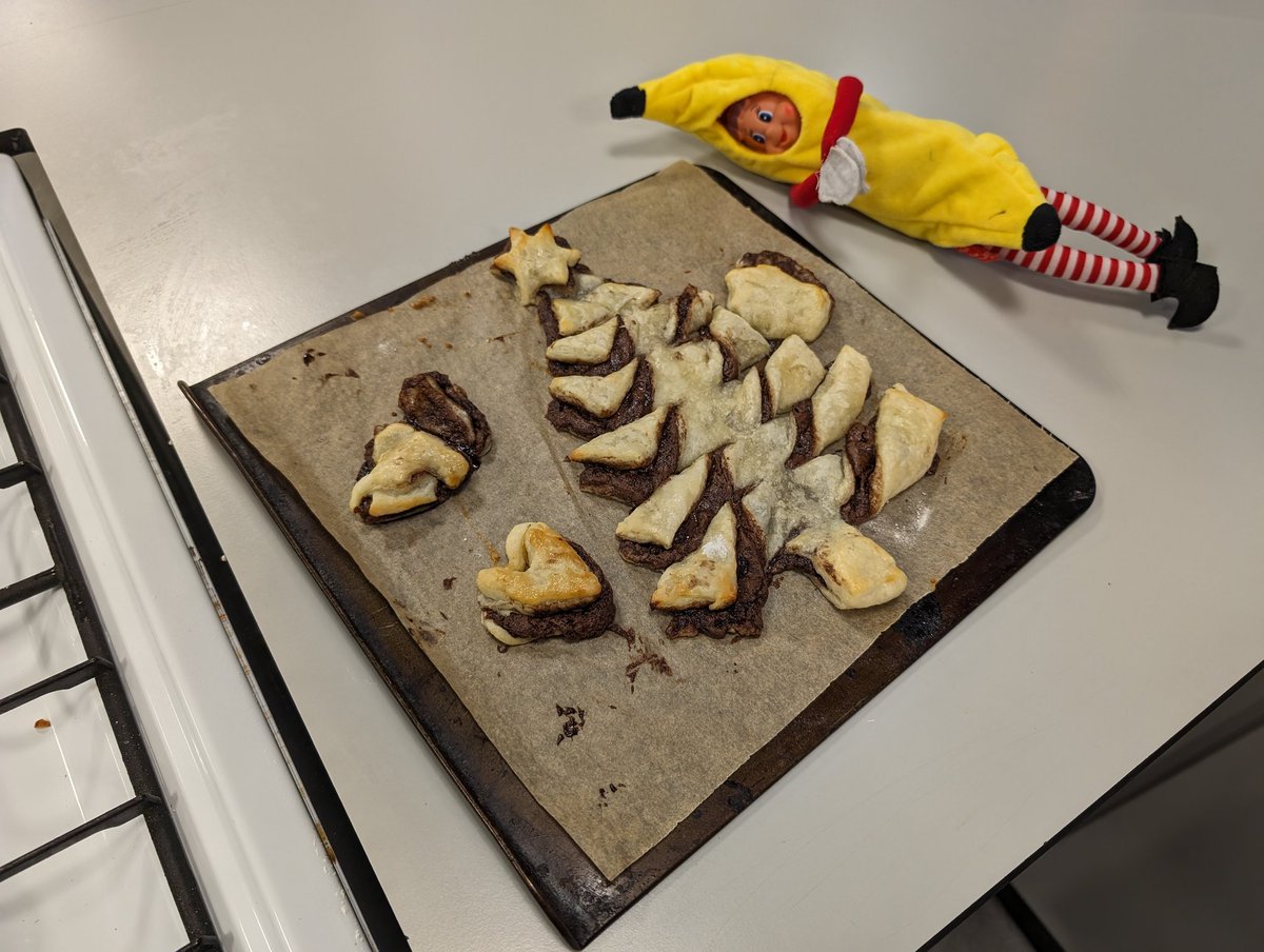 ComputingMr's tweet image. Ebannana Scrooge had a great time taking part in the students baking reward after-school today!
#Baking #Reward #teamhavelock @HavelockAcademy