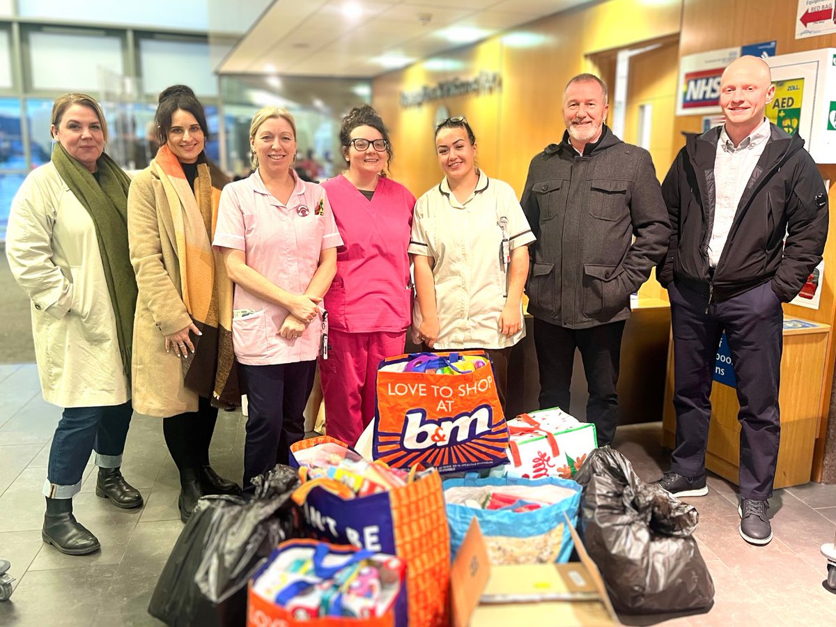 Thank you to @overburyplc, @oregaoffices & @knightfrank for organising a festive collection and kindly donating £500 worth of gifts to The @GreatNorthCH Hospital Foundation, part of #Newcastle Hospitals Charity, for our young patients in the hospital during the festive season. 💜