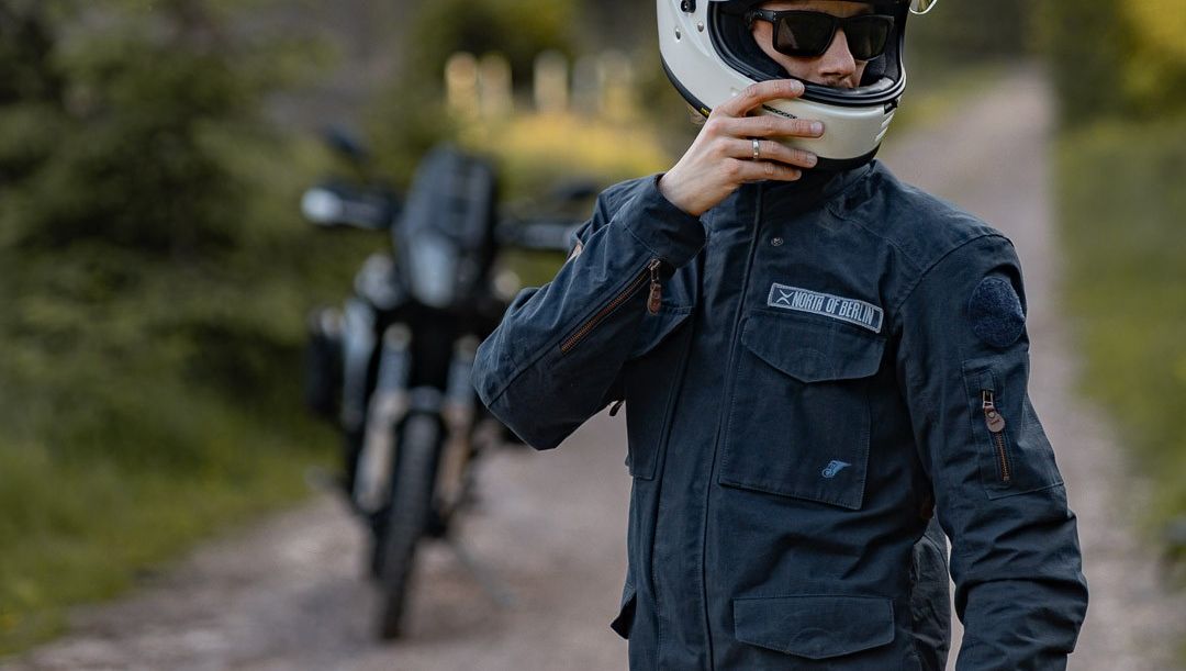 BadandBold's tweet image. Immer noch eines der schönsten und funktionalsten Motorrad-Outfits des Jahres: @northofberlin Moto 65 😍

l8r.it/GMA4