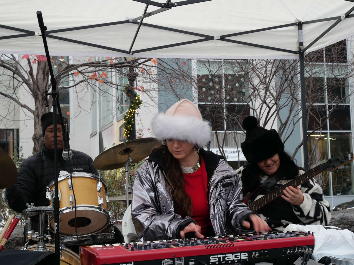 Don't miss out on hearing Philadelphia Freedom: A Tribute to Elton John  play on December 16th at our Downtown Winter Market!  There will also be holiday mascots, artisans, vendors and photo ops! 

 #YonkersWinterMarket #DowntownYonkers