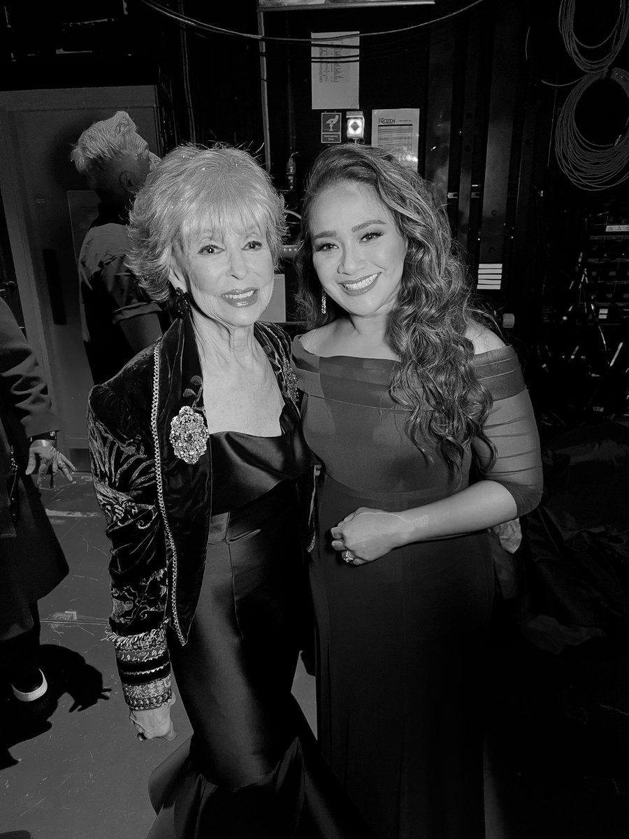 Just casually hanging out with a legend backstage! 
#RH80 @ritamorenodoc #RitaMoreno