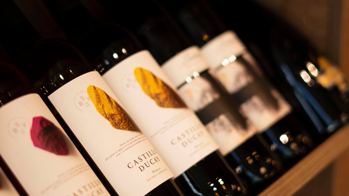 .<a href="/bodegasanvalero/">Bodegas San Valero</a>, líderes en la <a href="/DOPCarinena/">DOP Cariñena</a>, y <a href="/MartinMartin_es/">Martín Martín</a> se han unido en una destacada colaboración. A partir de ahora, los amantes del buen vino y cava, podrán encontrar una exquisita selección de estas bodegas en todas las tiendas de la cadena aragonesa de aperitivos.