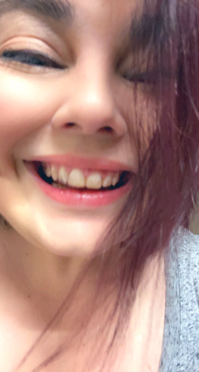 lambacinib's tweet image. #dişchallenge 10 dakikaya silerim 😂