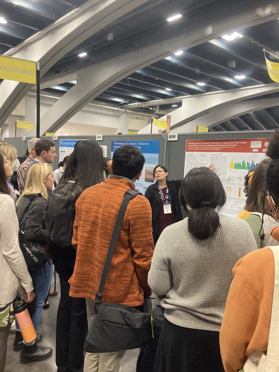 Amazing turnout for our #AGUIndigenous Science to Action poster gallery walk.

Pictured: Katie Jones and @Indiginerd presenting their posters