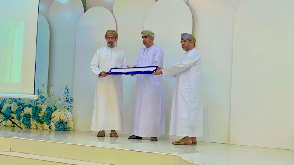 تشرفت مساء اليوم الثلاثاء 12/12/2023 برعاية الأمسية التربوية  (بتواصلكم نرتقي) التي اقيمت بقاعة شموخ المسرات بولاية بدبد ..كل الشكر للأخوة والأخوات الأساتذة الأفاضل الأخصائيين الاجتماعيين من فريق ملهمون على جهودهم ومساهماتهم في ترسيخ مباديء السلوك التربوي والاجتماعي.