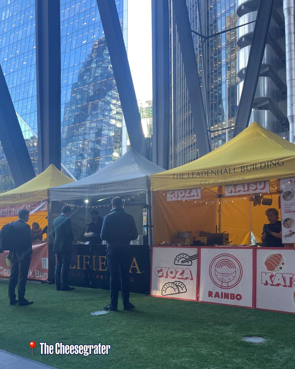 The City of London (@thecityofldn) on Twitter photo Spice up lunch with these December pop-up markets! 🎅
@tudormarkets at Paternoster Sq & St Pauls (until 24 Dec)
The Royal Exchange (Mon-Fri)
Market under @cheesegraterldn (Tues-Weds-Thurs)
<a href="/fleetstquarter/">Fleet Street Quarter</a> KERB market in Fleet Place (Thurs)
Save & tag a friend for a lunch date 🤤 Spice up lunch with these December pop-up markets! 🎅
@tudormarkets at Paternoster Sq & St Pauls (until 24 Dec)
The Royal Exchange (Mon-Fri)
Market under @cheesegraterldn (Tues-Weds-Thurs)
<a href="/fleetstquarter/">Fleet Street Quarter</a> KERB market in Fleet Place (Thurs)
Save & tag a friend for a lunch date 🤤