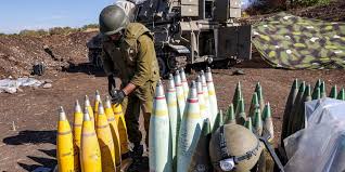 ahmadomariy's tweet image. Die israelische Armee gibt nach vorherigem Dementi zu, dass sie über international verbotenen weißen #Phosphor verfügt und in #Gaza benutzt.

#WeißerPhosphor kann zu tödlichen Verbrennungen und Atemwegsschäden führen.

In Solidarität mit #Palestine.
#GazaUnderAttack