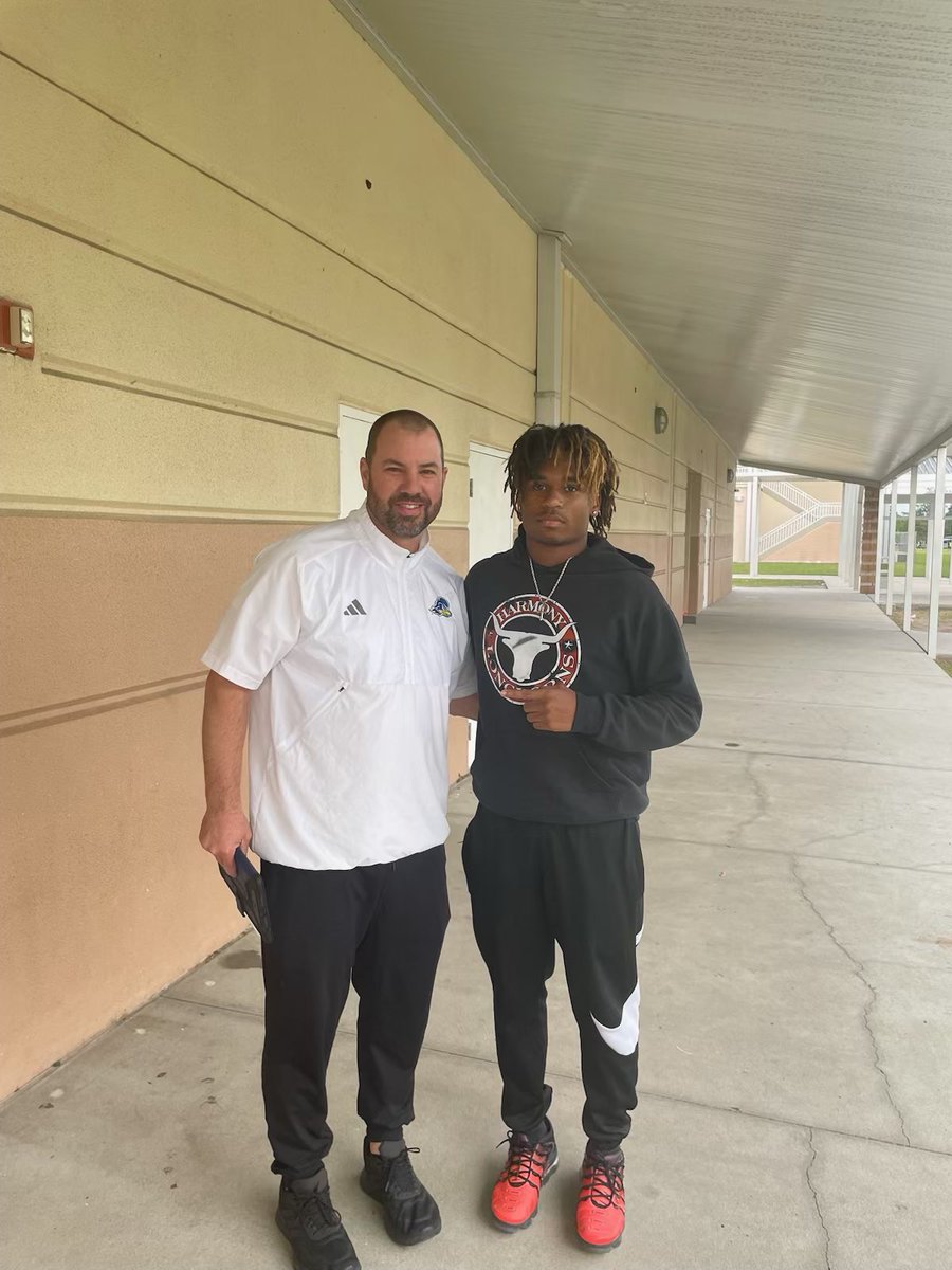 Appreciate the visit coach! Cant’t wait to get on campus next month! <a href="/Coach_ArtLink/">Art Link</a>  <a href="/HHS_coach/">Coach Lippert</a> @Delaware_Fb <a href="/UDCockpit/">UDCockpit</a>