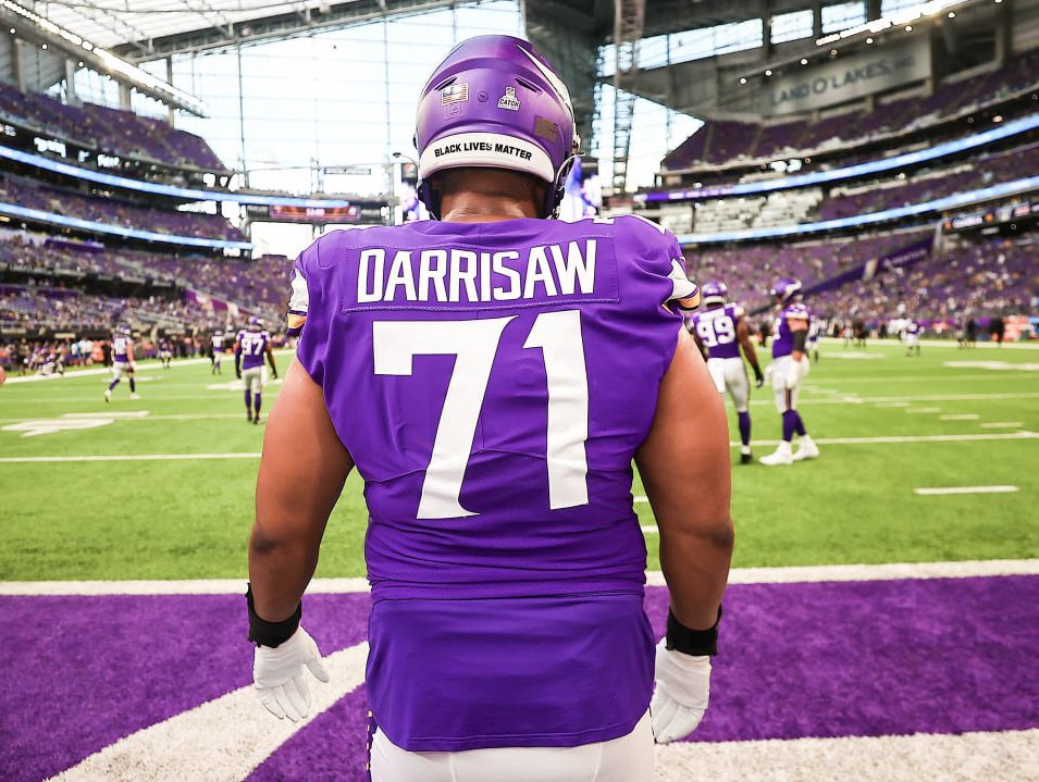 RT to vote for @chrisdarrisaw71 to the Pro Bowl. #ProBowlVote Darrisaw 1 RT = 1 vote. Let’s blow this one up.