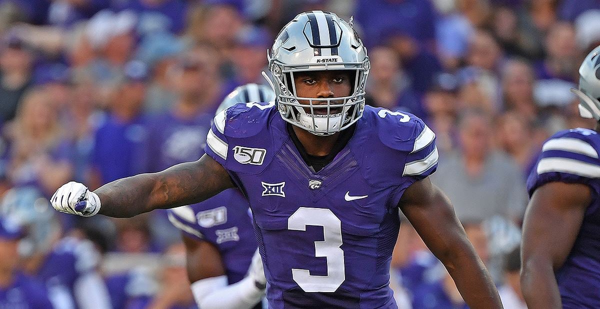 EmmanuelKarmo28's tweet photo. After a great talk with @CoachAnderson15 I am blessed to announce that I have received an offer from @KStateFB and I can’t wait to get on campus for a visit. @cooperhawksFB @77williehoward @AllenTrieu @TPatt17 https://t.co/UZzhS9W4UJ