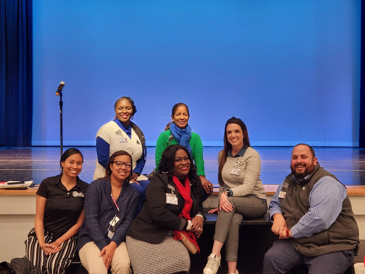Thank you to this group and countless others that are not pictured, but certainly appreciated, for volunteering during the GSCS Litercy Days competition last week! 💚💙