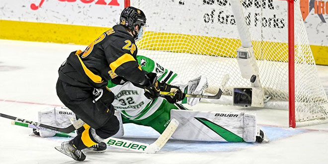 College Hockey News tweet media