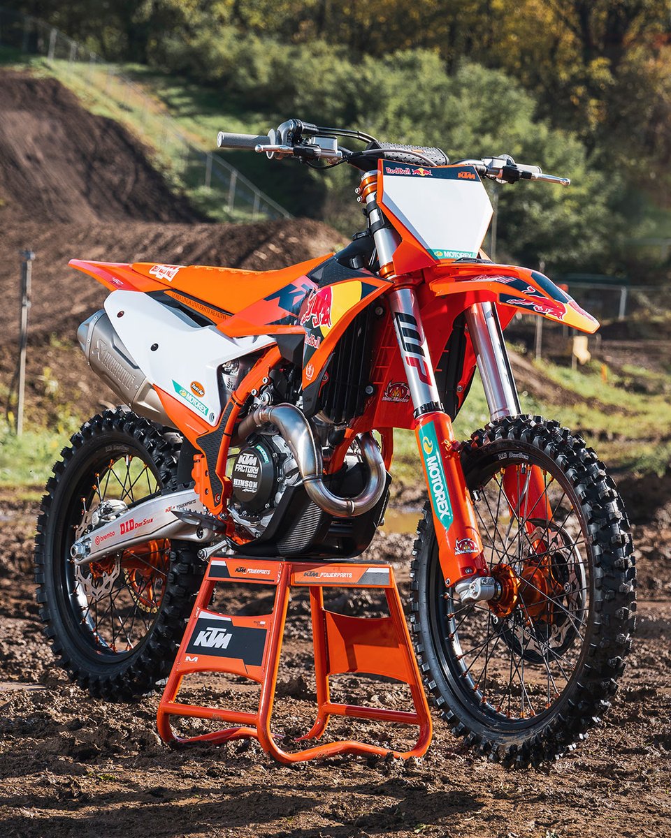 KTM_UK's tweet photo. Introducing the new 2024 KTM 450 SX-F FACTORY EDITION - designed and built for pure performance and the new benchmark in motocross.
Find out more – https://t.co/H7NozjfuZP
#KTM #ReadyToRace #RaceOrange #KTMOffRoad #NothingHasChanged #KTM450SXF #FactoryEdition #Motocross https://t.co/R0w1D2D8oD
