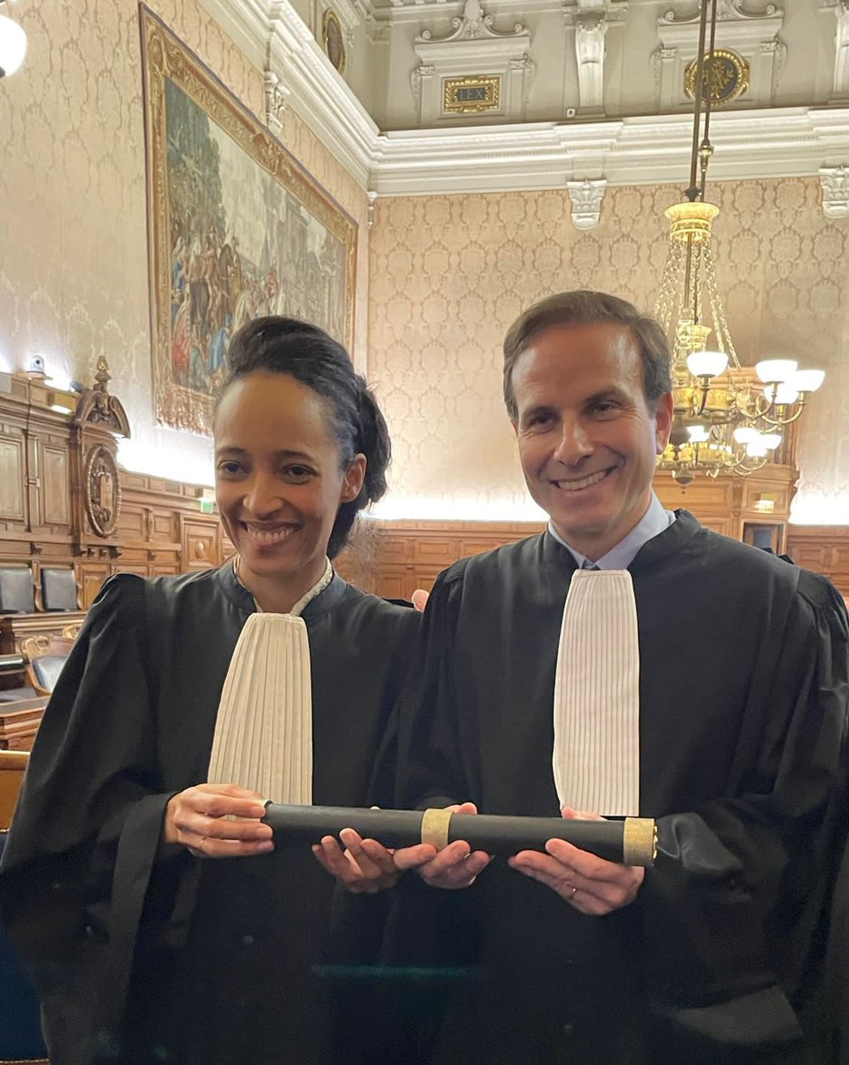 Ce soir, la bâtonnière de Paris, Julie Couturier et le vice-bâtonnier Vincent Nioré ont symboliquement remis le bâton à Pierre Hoffman et Vanessa Bousardo qui prendront leurs fonctions le 1er janvier 2024.

▶️ Replay et discours à retrouver dès demain sur notre site.