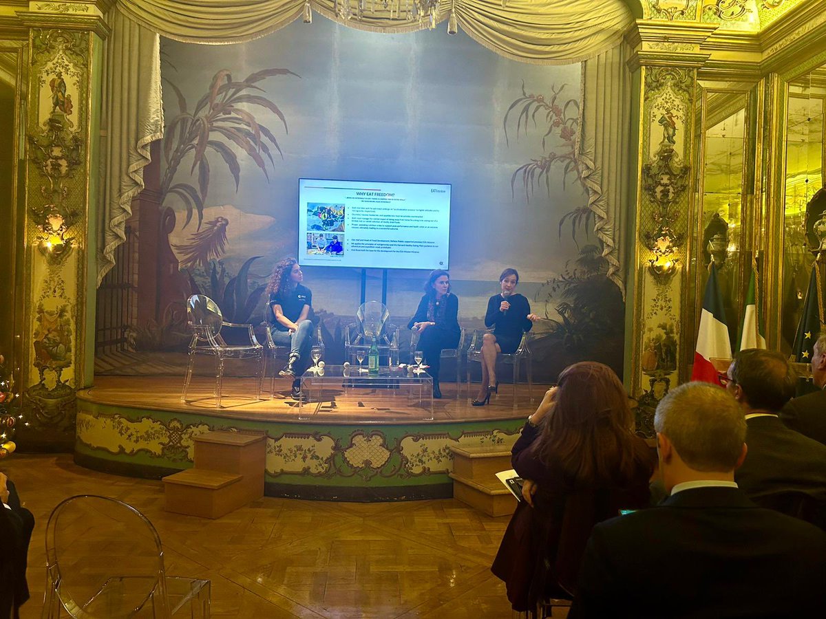 ItalyinFrance's tweet image. @ItalyinFrance e @ItalyatOECD_ESA fianco a fianco a Parigi per la #GiornataNazionaledelloSpazio con @AschbacherJosef e rappresentanti di @ItalyatOECD_ESA @ASI_Spazio @EuropeanSpaceA1 @OECD @ESA_Euclid @EuclidItalia @INAF_OATo @Leonardo_IT @Thales_Alenia_S @telespazio 
🇮🇹 🪐 🇫🇷