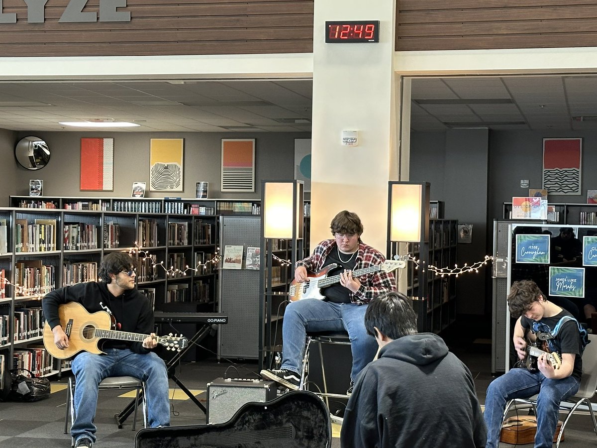 SeguinHSLibrary's tweet photo. @SeguinHSTx Cocoa Lounge was a success! 750 cups of hot cocoa served and 2 full hours of live music from 3 of very talented students. We couldn’t have done it without the extra hands. Can’t wait for the next one! @SeguinISD https://t.co/ImSBiPSwqA