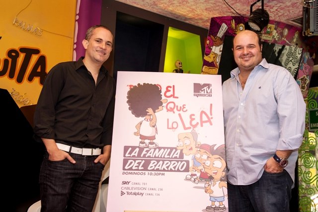 ElCineAnimado's tweet image. ¡Estos señores si que son, literalmente, &quot;EL MEL BLANC ARGENTINO&quot; y &quot;EL MEL BLANC MEXICANO&quot;, aunque han ido cambiando el tono de voz a sus personajes!

#AlejoYValentina #AlejandroSzykula #LaFamiliaDelBarrio #SergioLebrija