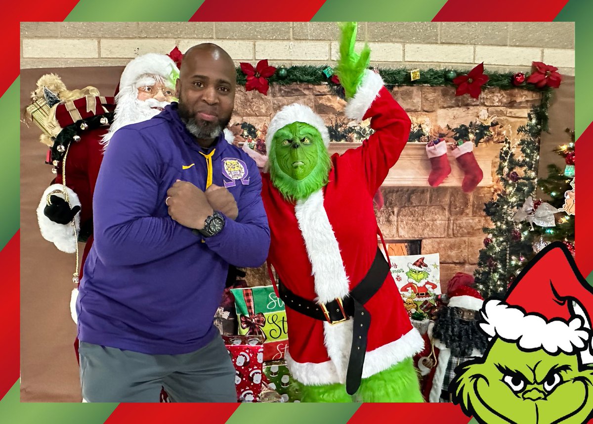 Tolbert_DISD's tweet photo. Caught the Grinch mid-heart growth spurt. Nothing like some #TolbertTigers to grow your heart. #TeamTolbert #JoyFactor #RegionIVRising @Kimball_Cluster @Tanya_N_Shelton @dallasschools @grinchmovie https://t.co/nAFfVCZt5R