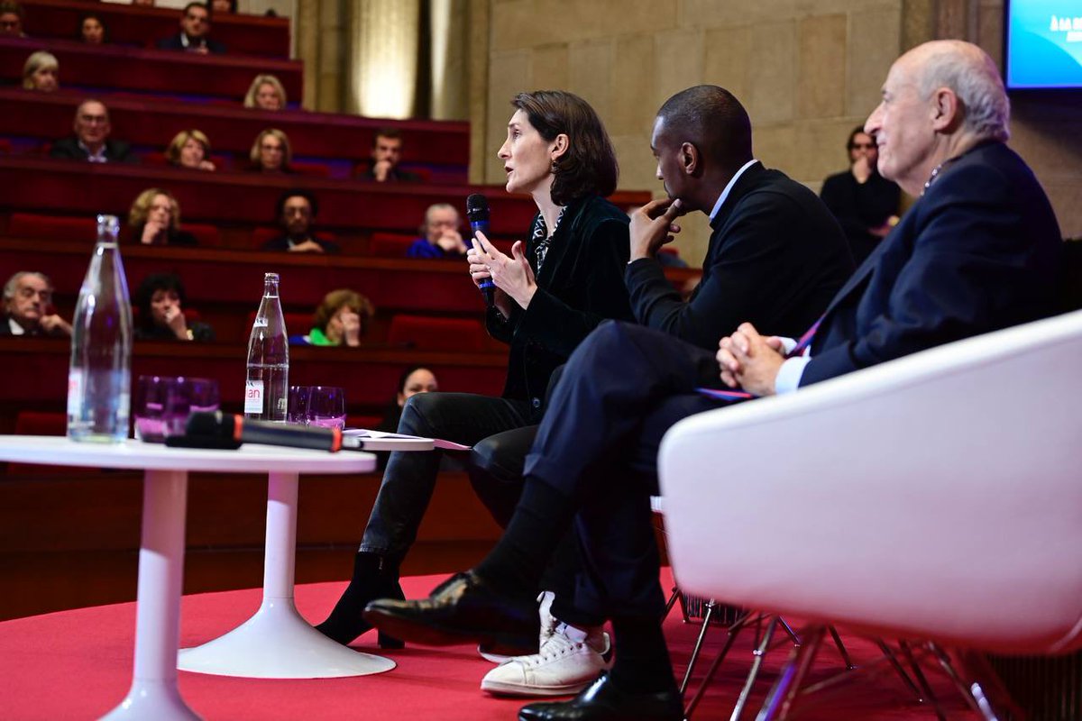 "Relier les mondes", c'était le thème de la table ronde à <a href="/lecese/">CESE</a> avec <a href="/mousscama/">Moussa Camara</a> et Jean-Hervé Lorenzi pour préparer les Rencontres économiques d’#Aix.
"Relier les mondes", sportifs, économiques, sociétaux, c'est aussi ce que nous allons faire tout au long de 2024. En